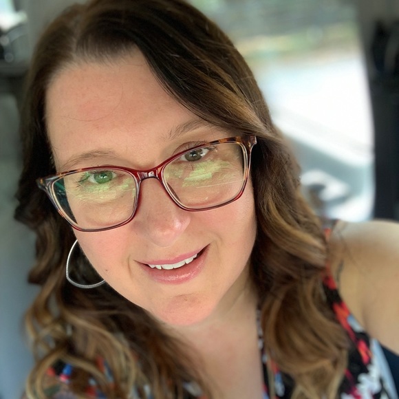 Meet your Posher, Nanci - Picture 1 of 2